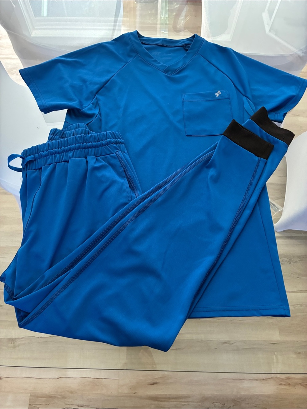Figs V-Neck Medical Top and pants lin Bright Blue